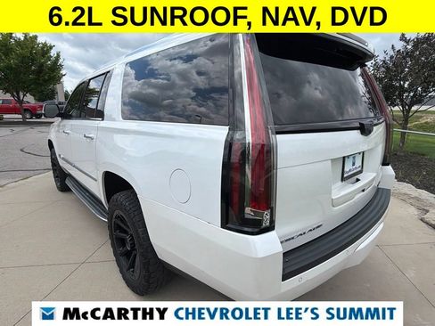 Used 2016 Cadillac Escalade ESV Luxury AWD/4WD image 13