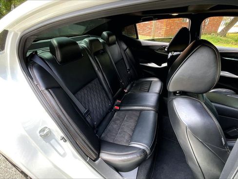 Used 2023 Nissan Maxima SR w/ Sport Mat Group FWD image 22
