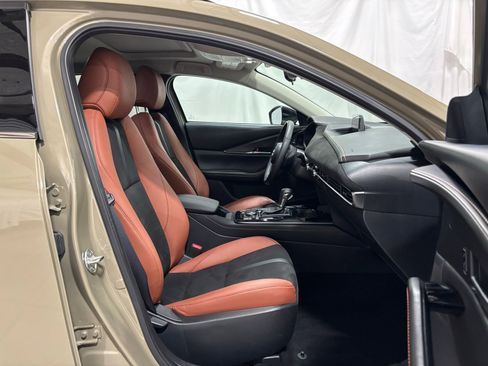 Certified 2025 MAZDA CX-30 Carbon image 15