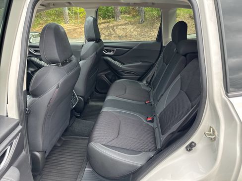 Used 2020 Subaru Forester Premium AWD/4WD image 12