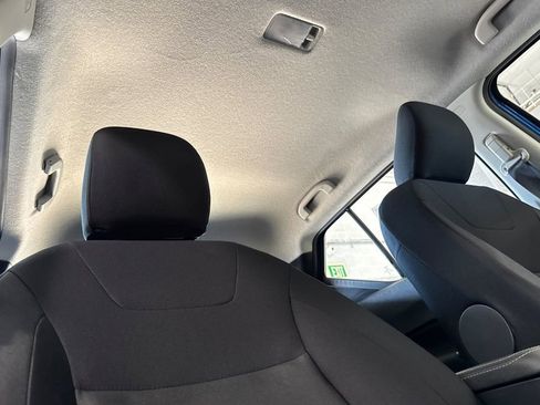 New 2025 Nissan Kicks Play S image 15