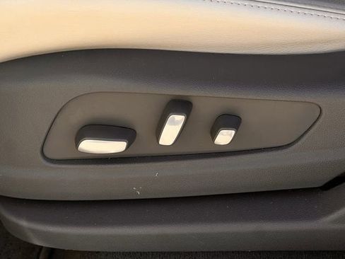 Certified 2023 Cadillac XT6 Premium Luxury image 25