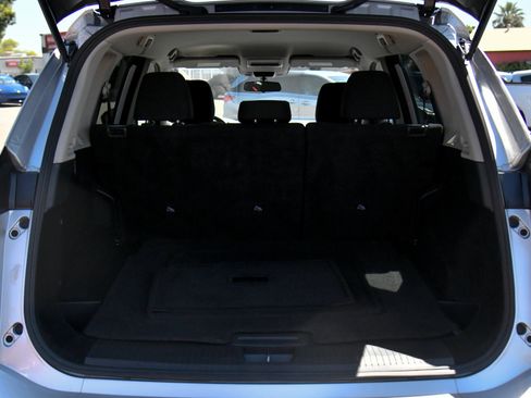 Used 2024 Nissan Rogue S FWD image 36