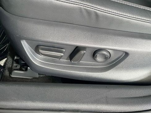 Used 2025 Toyota Camry SE image 12