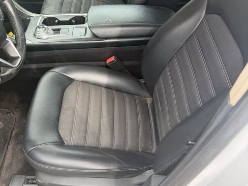 Used 2017 Ford Fusion SE w/ Equipment Group 201A FWD image 6