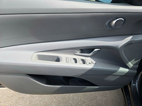 New 2026 Hyundai Elantra SE FWD image 17