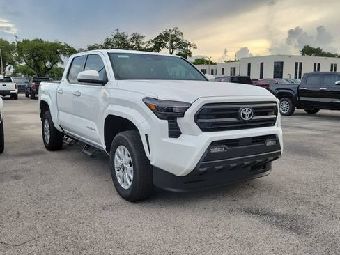 Used 2026 Toyota Tacoma SR5 AWD/4WD image 1