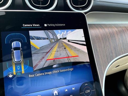 Used 2025 Mercedes-Benz GLC 300 image 26