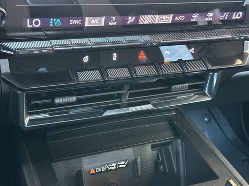 New 2026 GMC Hummer EV 4x4 Crew Cab image 20