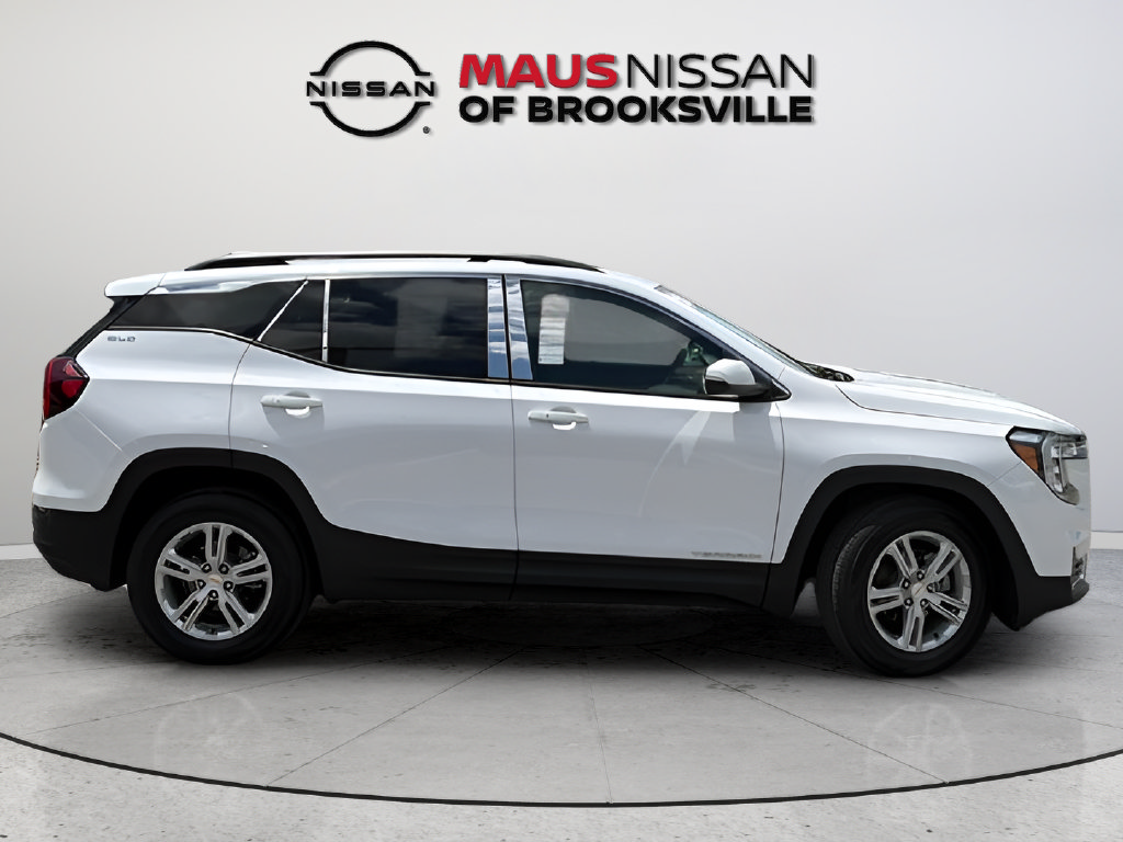 Used 2022 GMC Terrain SLE w/ Driver Convenience Package FWD image 9