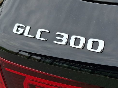 Used 2022 Mercedes-Benz GLC 300 4MATIC image 32