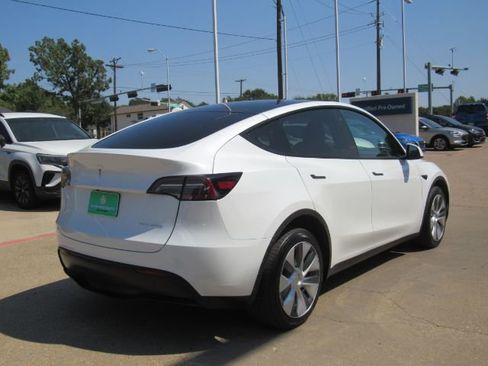Used 2023 Tesla Model Y Long Range image 6