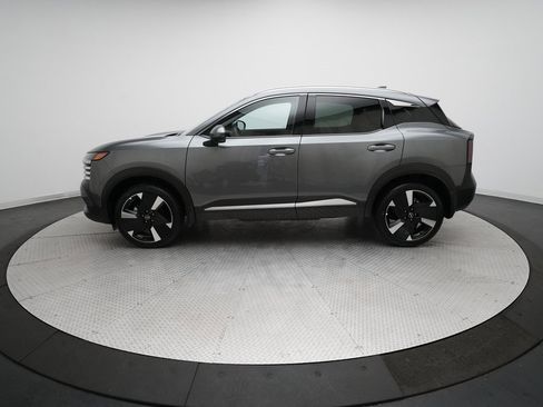 Certified 2025 Nissan Kicks SR image 23