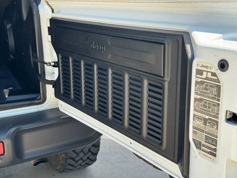 Used 2020 Jeep Wrangler Unlimited Rubicon AWD/4WD image 39