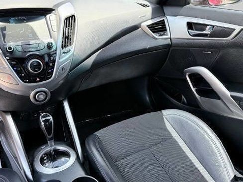 Used 2016 Hyundai Veloster w/ Option Group 03 FWD image 12