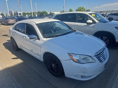Used 2012 Chrysler 200 Limited FWD image 6