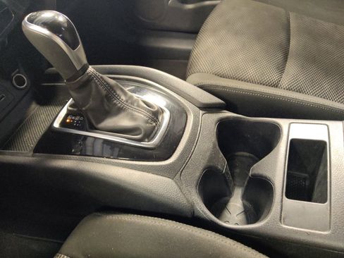 Used 2020 Nissan Rogue Sport SV FWD image 26