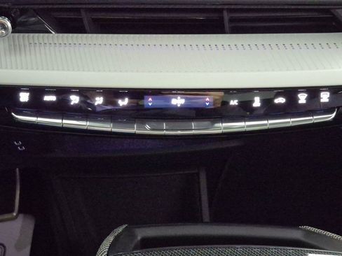 New 2026 Cadillac Optiq Luxury 1 image 18