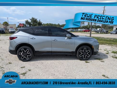 Used 2023 Chevrolet Blazer RS w/ Driver Confidence II Package FWD image 3