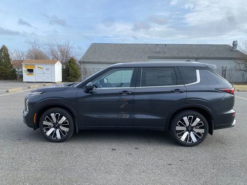 New 2026 Mitsubishi Outlander SEL image 9