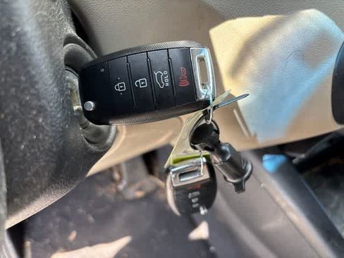 Used 2018 Kia Sorento FWD image 24
