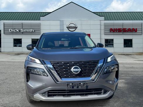 Used 2023 Nissan Rogue S image 2