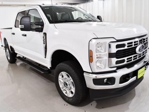 New 2026 Ford F350 XLT w/ FX4 Off-Road Package AWD/4WD image 5