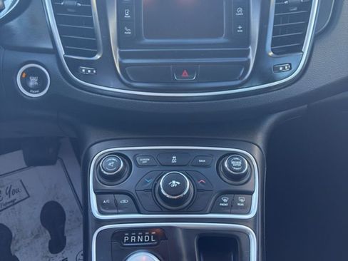 Used 2016 Chrysler 200 Limited image 11