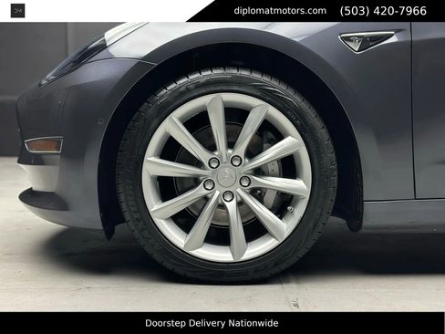 Used 2018 Tesla Model 3 Long Range image 35