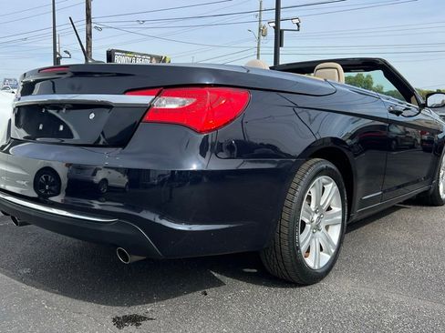 Used 2011 Chrysler 200 Touring image 7
