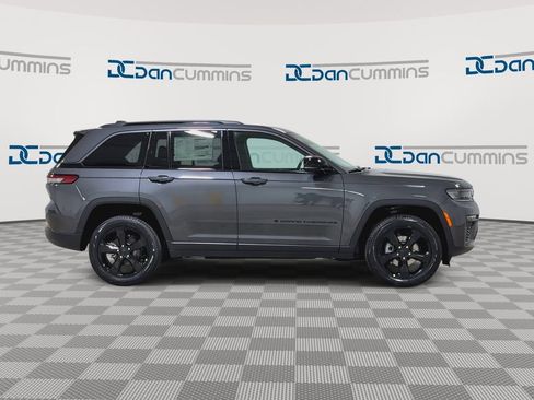 New 2026 Jeep Grand Cherokee Limited w/ Limited Altitude Package AWD/4WD image 9