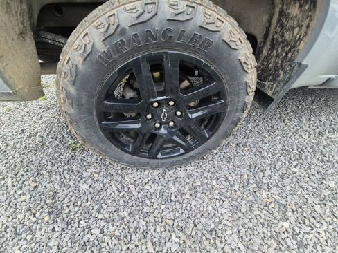 Used 2024 Chevrolet Silverado 1500 LT Trail Boss w/ LT Trail Boss Premium Package AWD/4WD image 9