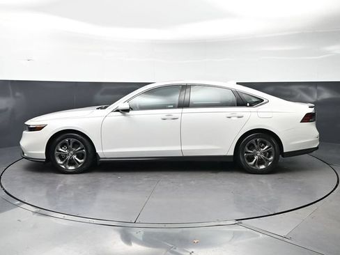 Used 2023 Honda Accord EX image 8