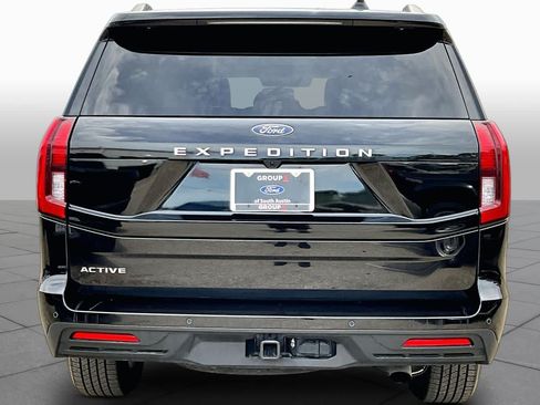 Used 2025 Ford Expedition Active RWD image 5
