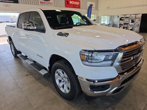 Used 2023 RAM 1500 Laramie AWD/4WD image 5