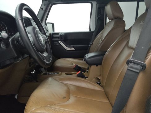 Used 2017 Jeep Wrangler Unlimited Sahara image 17