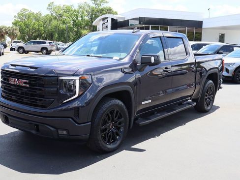 Used 2022 GMC Sierra 1500 Elevation w/ Elevation Premium Package AWD/4WD image 5