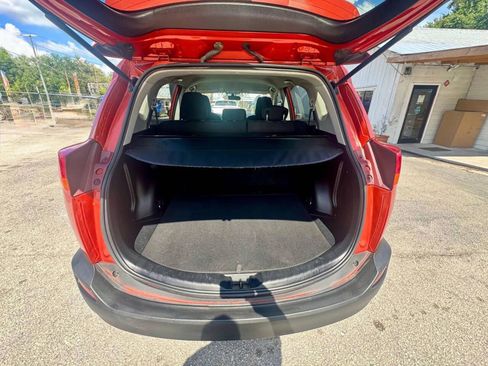 Used 2015 Toyota RAV4 LE FWD image 12