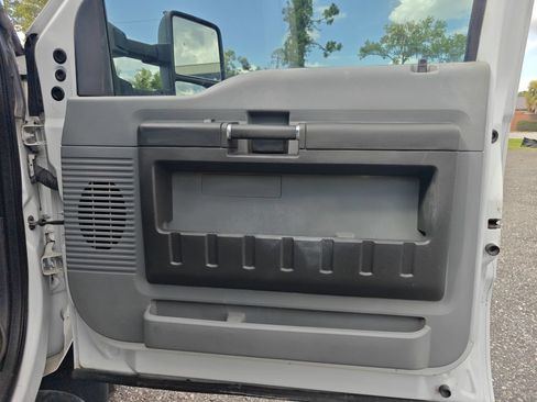 Used 2016 Ford F550 4x4 Regular Cab Super Duty image 31
