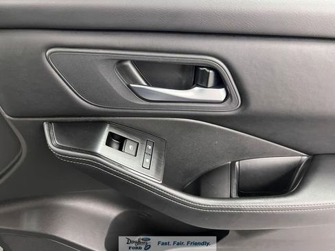 Used 2025 Nissan Rogue SV FWD image 36