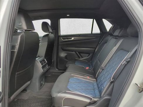 Used 2025 Volkswagen Atlas Cross Sport SEL Premium R-Line AWD/4WD image 20