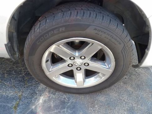 Used 2014 RAM 1500 Express RWD image 20