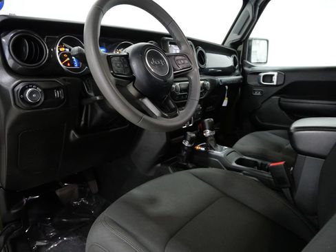 Used 2023 Jeep Wrangler Unlimited Sport AWD/4WD image 12