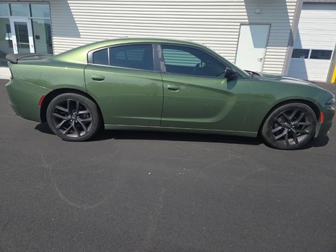 Used 2021 Dodge Charger SXT w/ Blacktop Package RWD image 13
