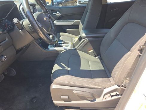 Used 2018 Chevrolet Colorado LT w/ LT Convenience Package RWD image 16