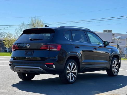Used 2022 Volkswagen Taos SE FWD image 5