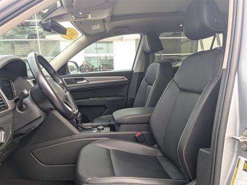 Used 2021 Volkswagen Atlas SEL image 2