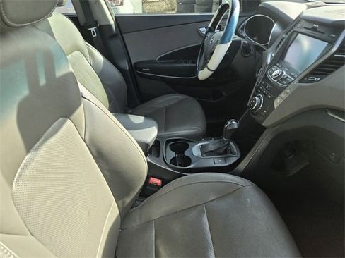 Used 2016 Hyundai Santa Fe SE w/ Option Group 03 image 4