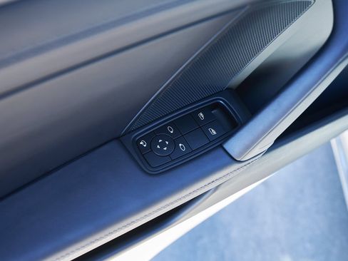 Used 2024 Porsche 911 Carrera 4S w/ Premium Package image 26