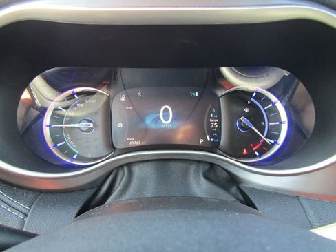 Used 2022 Chrysler Pacifica Touring-L image 14